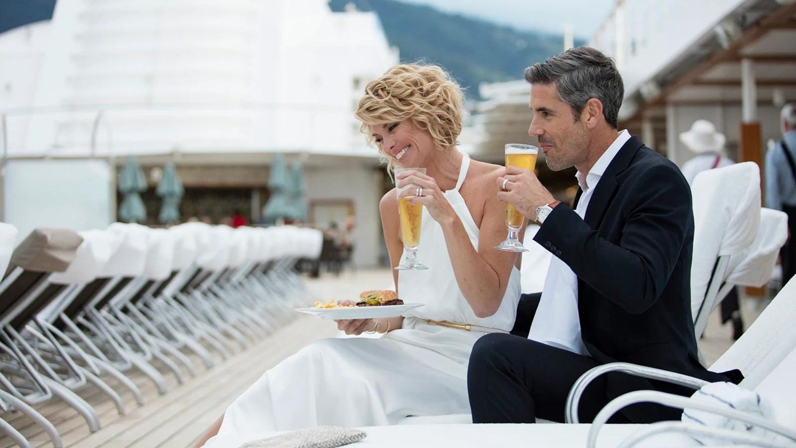 A couple eating Healthy on a Cruise